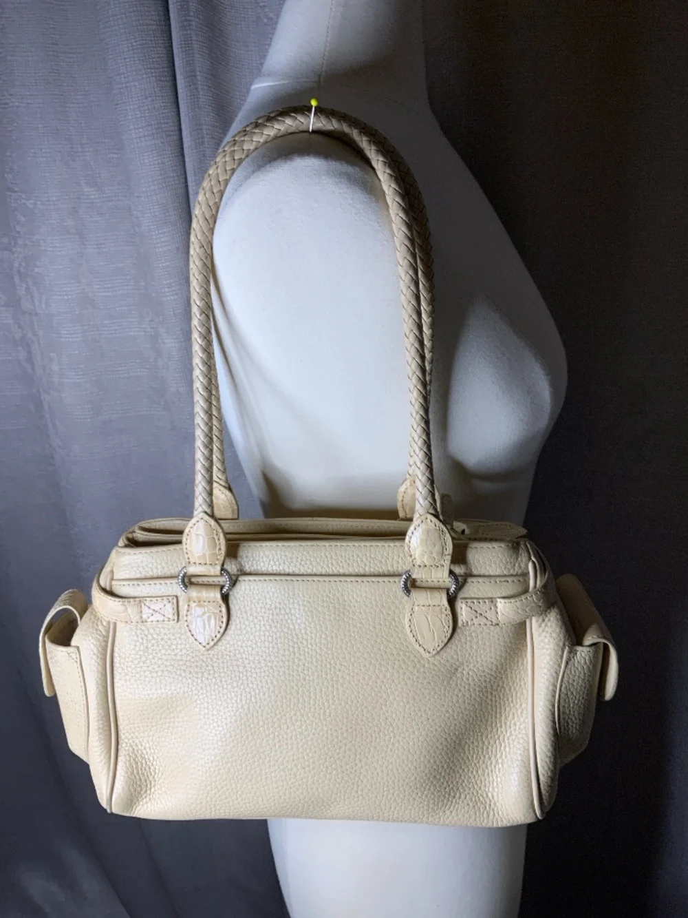 Brighton creamy yellow